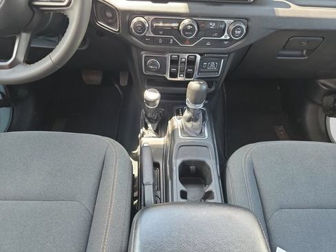 Used 2024 Jeep Wrangler Unlimited Sport AWD/4WD image 11