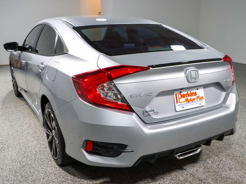 Used 2020 Honda Civic Sport image 9