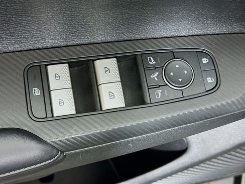 Used 2024 Mitsubishi Outlander SE image 15