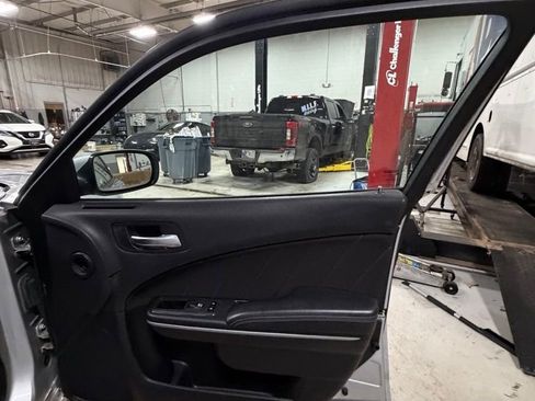 Used 2022 Dodge Charger SXT image 18