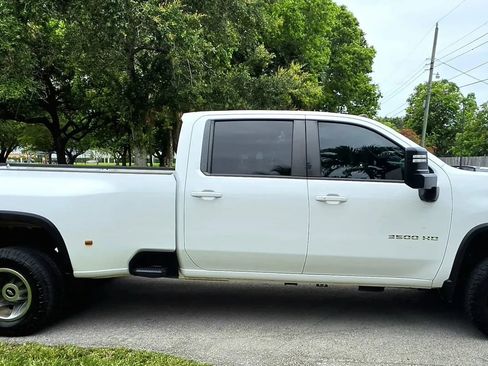 Used 2022 Chevrolet Silverado 3500 LT w/ Convenience Package AWD/4WD image 9