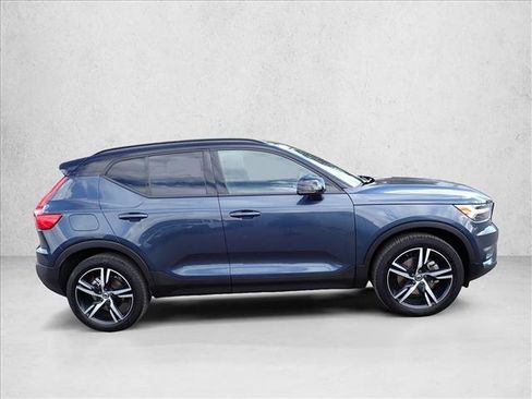 Used 2022 Volvo XC40 T5 R-Design AWD/4WD image 5