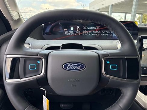 New 2025 Ford Expedition Active image 30