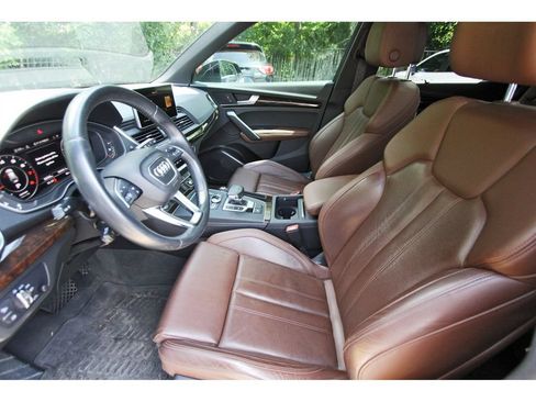 Used 2019 Audi Q5 2.0T Premium Plus w/ Premium Plus Package AWD/4WD image 13