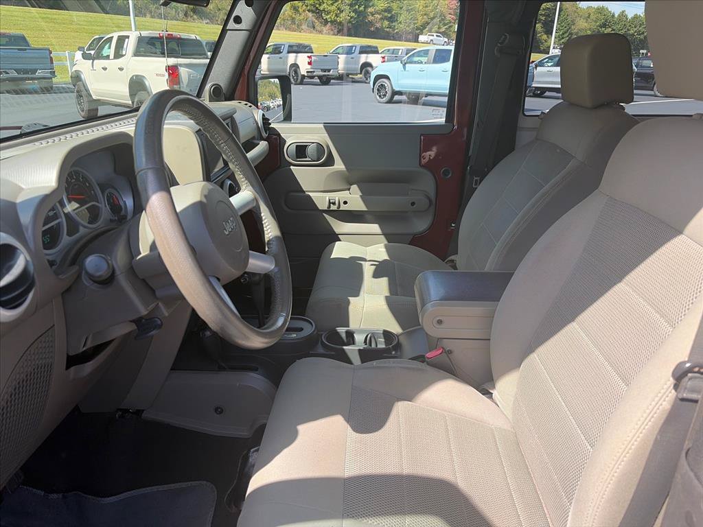 Used 2008 Jeep Wrangler Sahara w/ Dual Top Group AWD/4WD image 22