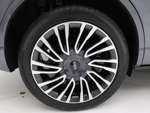 Used 2022 Lincoln Corsair AWD w/ Premium Package image 9