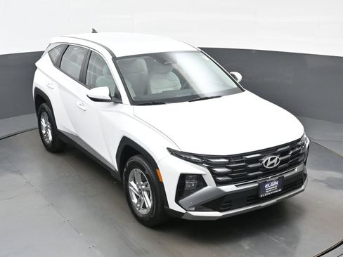 Used 2025 Hyundai Tucson SE AWD/4WD image 41