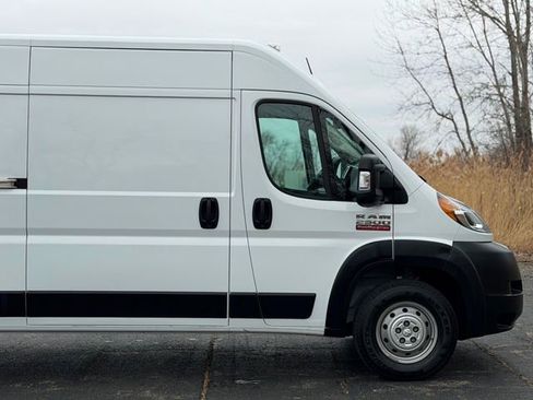 Used 2022 RAM ProMaster 2500 image 16