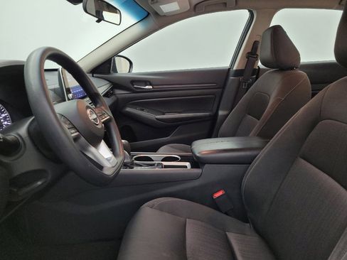 Used 2024 Nissan Altima 2.5 SV image 17