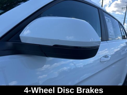 Used 2024 Volkswagen Atlas Cross Sport SE image 20