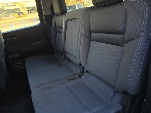 Used 2022 Nissan Frontier SV image 29