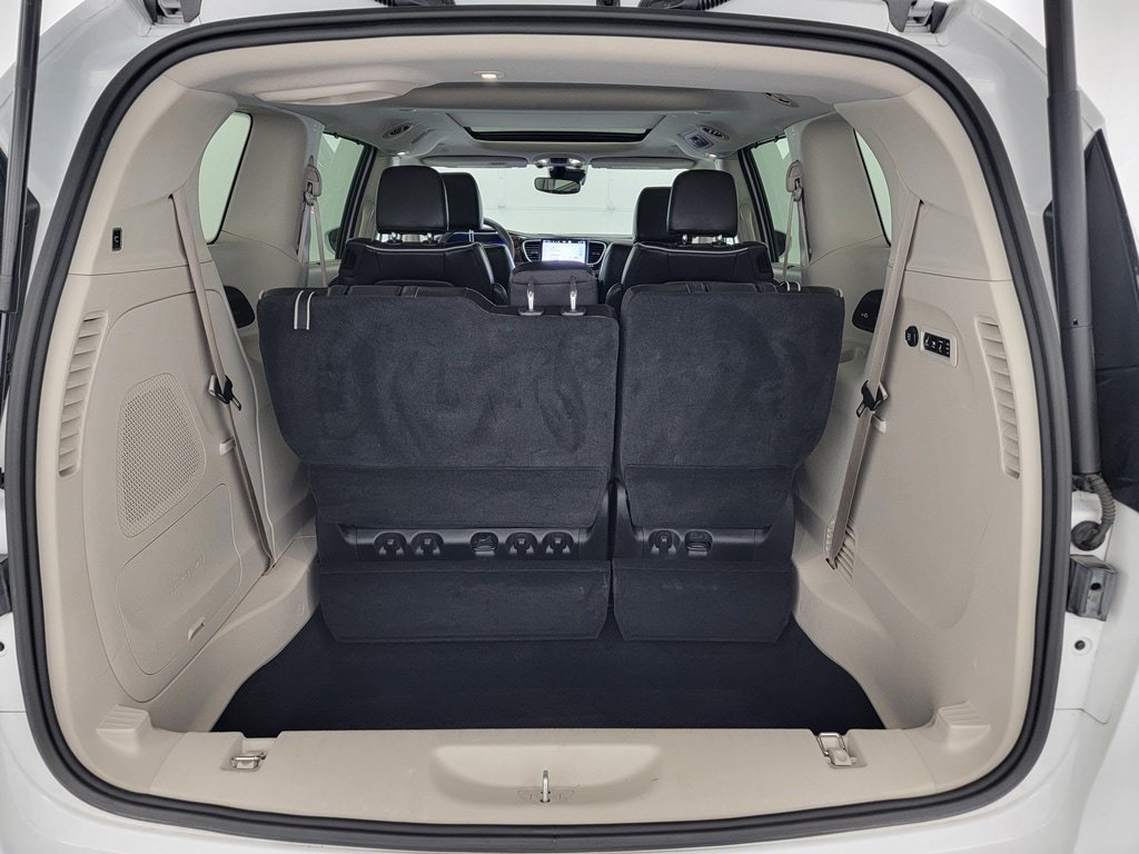 Used 2022 Chrysler Pacifica Limited FWD image 35
