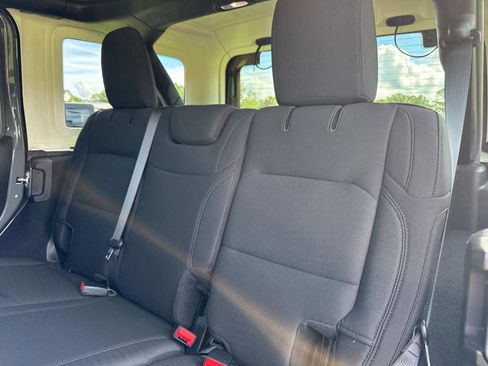 Used 2019 Jeep Wrangler Unlimited Sport S image 13