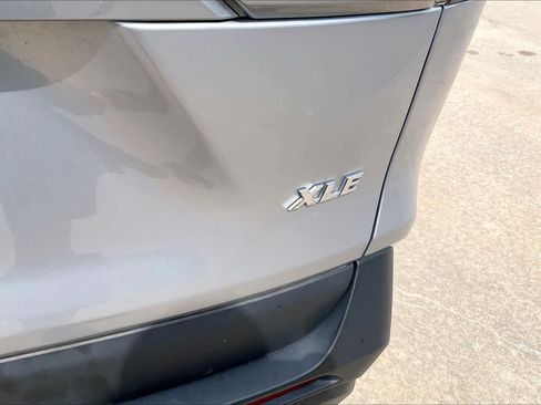 Used 2025 Toyota RAV4 XLE FWD image 19