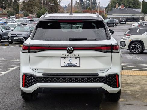 New 2026 Volkswagen Tiguan SE R-Line AWD/4WD image 4