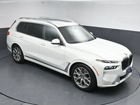 Used 2023 BMW X7 xDrive40i AWD/4WD image 46