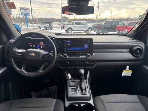 Certified 2024 Chevrolet Colorado W/T image 27