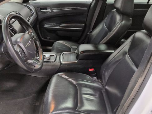 Used 2016 Chrysler 300 Touring w/ Limited Group image 17