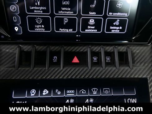 Used 2023 Lamborghini Urus Performante AWD/4WD image 26