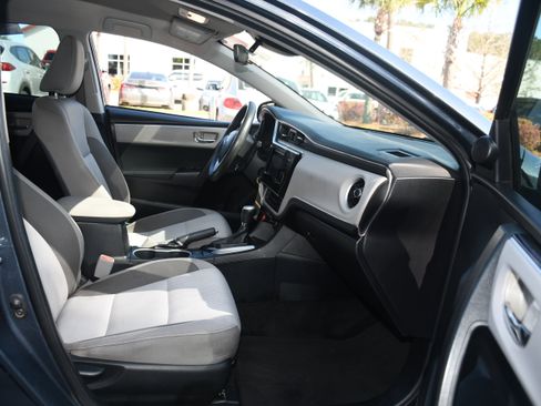 Used 2017 Toyota Corolla LE w/ Carpet Mat Package (TMS) image 19