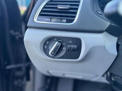 Used 2017 Audi Q3 2.0T Premium Plus w/ Premium Plus Package image 30