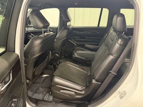 Used 2022 Jeep Grand Cherokee L Laredo AWD/4WD image 19