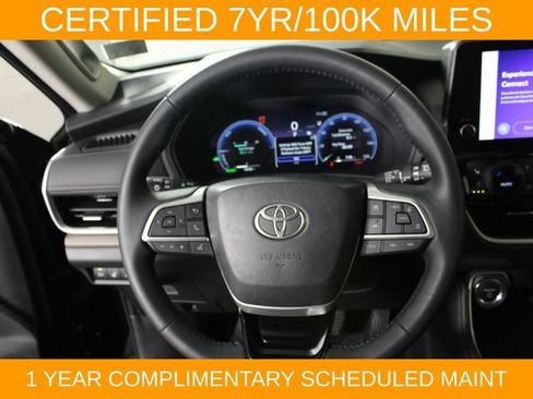 Used 2025 Toyota Grand Highlander AWD Hybrid image 18