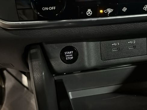 Used 2024 Nissan Rogue SV w/ SV Premium Package AWD/4WD image 17