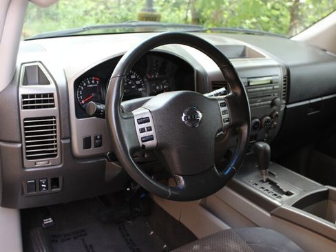 Used 2004 Nissan Armada SE w/ (BOS) Bose Pkg AWD/4WD image 9