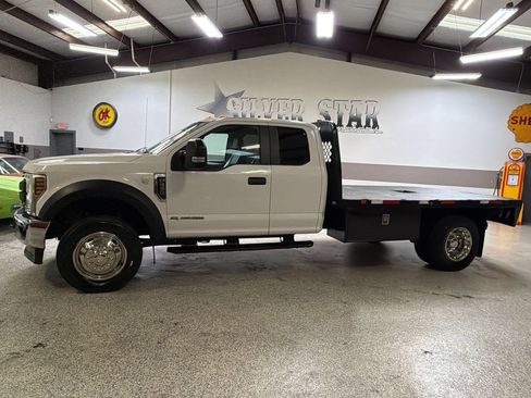 Used 2018 Ford F550 4x4 SuperCab Super Duty image 2