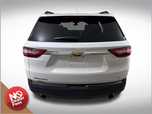 Used 2020 Chevrolet Traverse LT w/ LT Premium Package FWD image 5