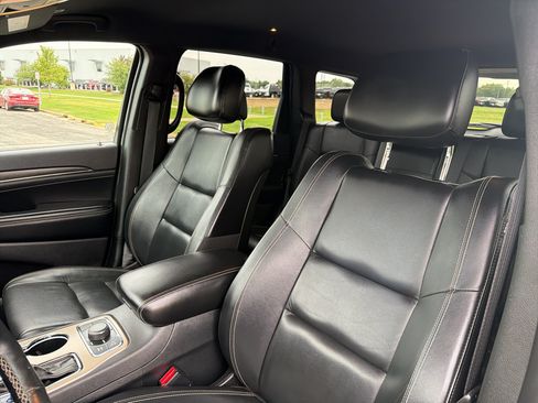 Used 2017 Jeep Grand Cherokee Limited w/ Trailer Tow Group IV AWD/4WD image 16