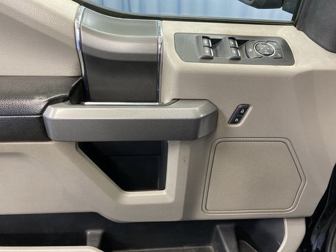 Used 2018 Ford F150 XLT w/ Equipment Group 302A Luxury image 13