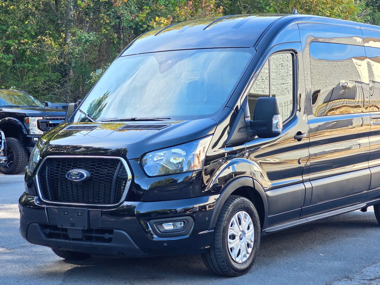 Used 2025 Ford Transit 350 XLT RWD image 2