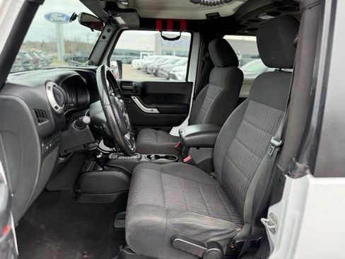 Used 2011 Jeep Wrangler Rubicon w/ PWR Convenience Group AWD/4WD image 10