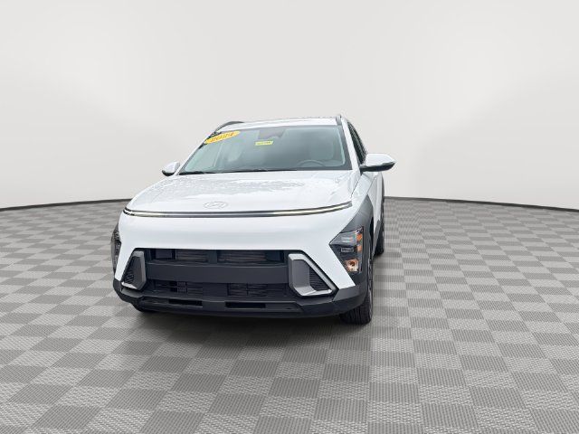 Used 2024 Hyundai Kona SEL w/ Convenience Package FWD image 5
