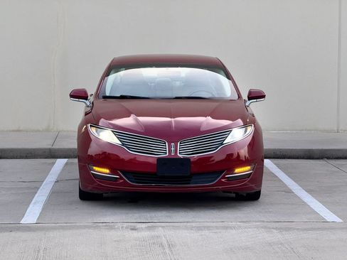 Used 2016 Lincoln MKZ FWD image 2