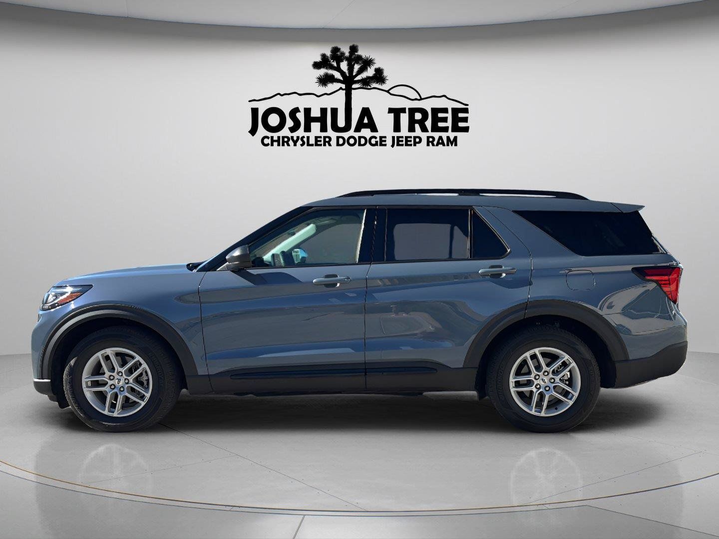Used 2026 Ford Explorer Active w/ Active Comfort Package RWD image 4