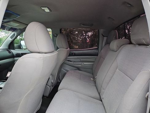 Used 2014 Toyota Tacoma PreRunner w/ SR5 Package RWD image 16
