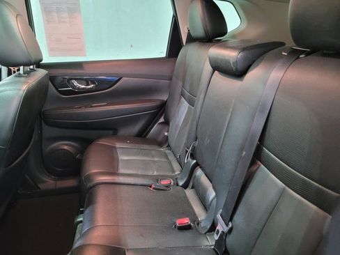 Used 2020 Nissan Rogue SL image 48