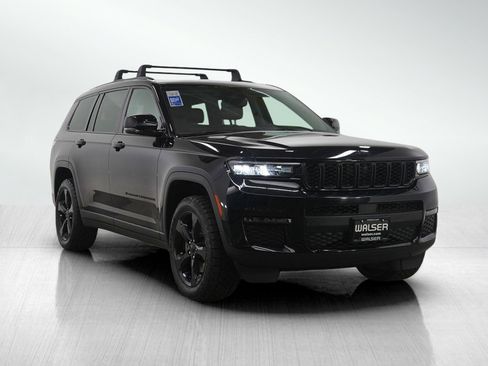 Used 2023 Jeep Grand Cherokee L Limited w/ Black Appearance Package image 7