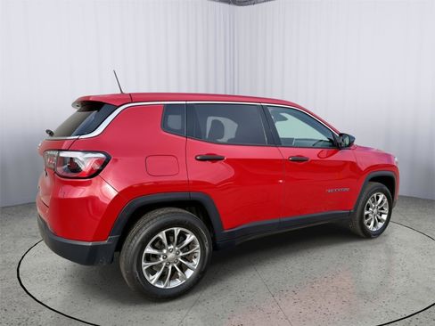 Used 2023 Jeep Compass Sport AWD/4WD image 6