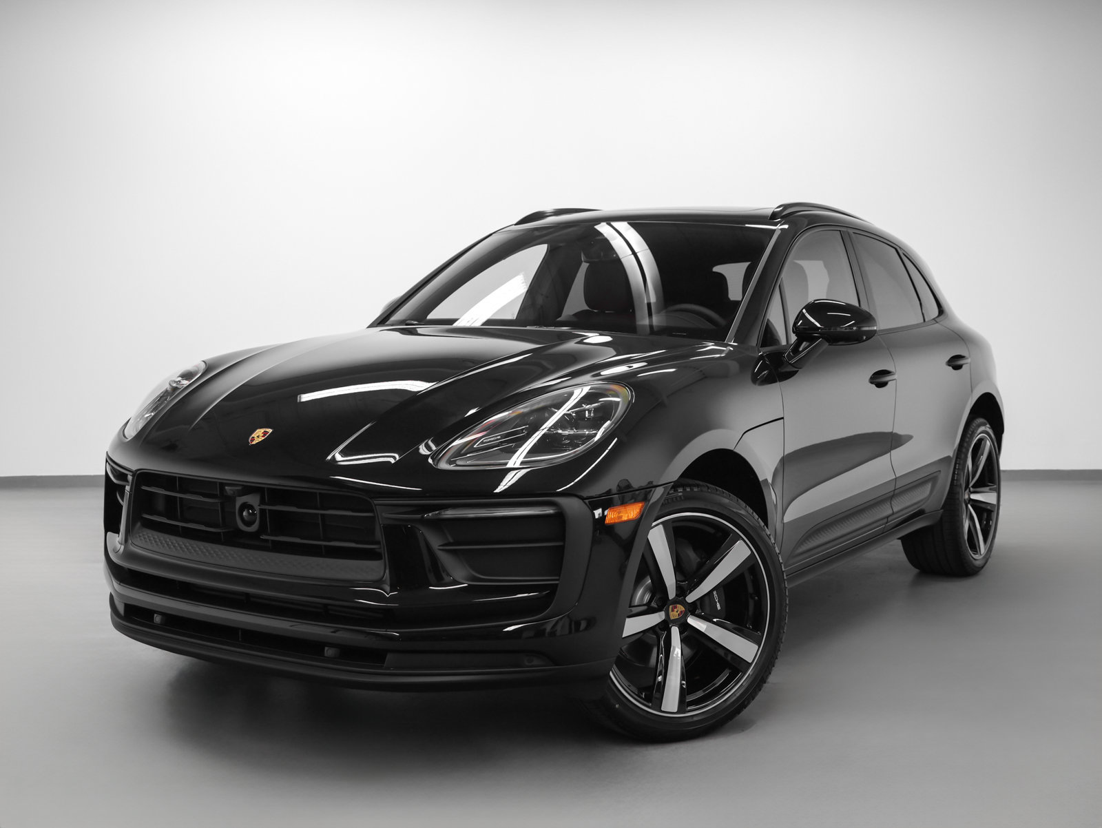 Certified 2026 Porsche Macan AWD/4WD image 7