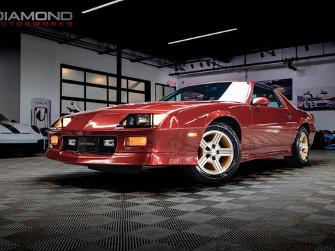 Used 1989 Chevrolet Camaro IROC-Z RWD image 1