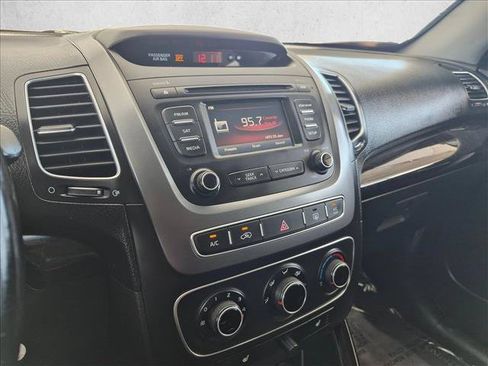 Used 2015 Kia Sorento LX AWD/4WD image 12