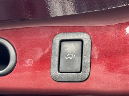 Used 2016 Toyota Highlander XLE image 38