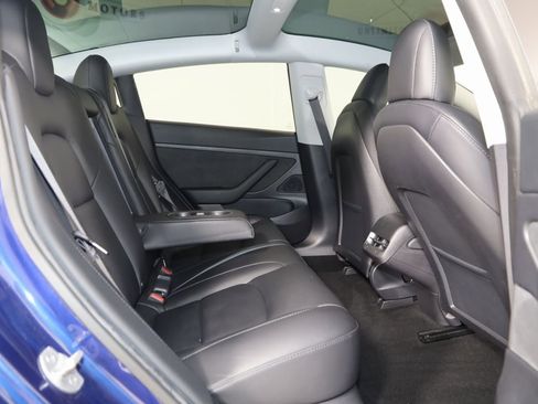 Used 2020 Tesla Model 3 Standard Range image 15