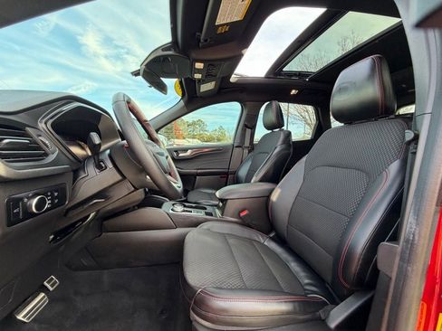 Certified 2023 Ford Escape ST-Line w/ Tech Pack #1 image 40