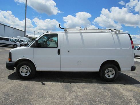 Used 2015 Chevrolet Express 2500 RWD image 6