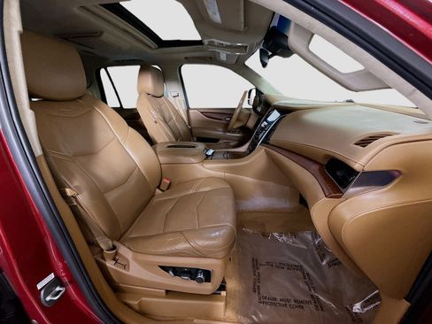 Used 2016 Cadillac Escalade Platinum image 28